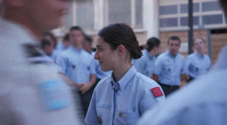 Lit au carré, réveil au clairon : immersion au lycée militaire